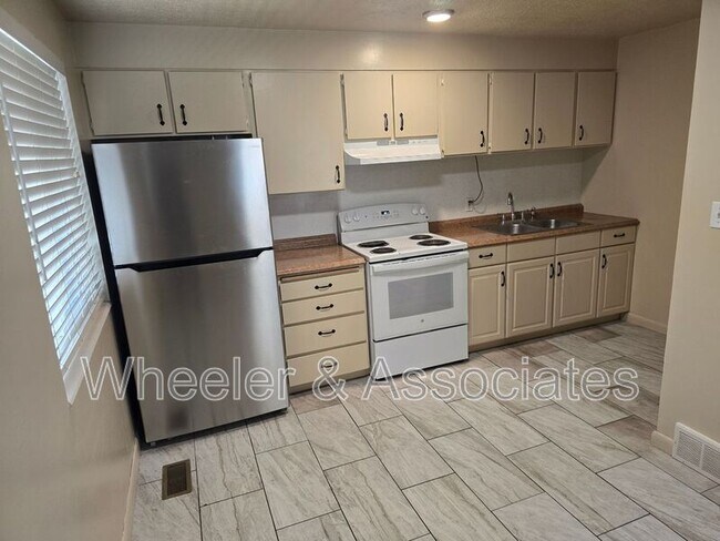 Foto del edificio - 3070 Eccles Ave
