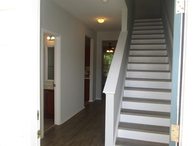Building Photo - 157 Olde Towne Way