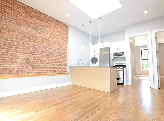 Foto principal - 2104 Fulton St