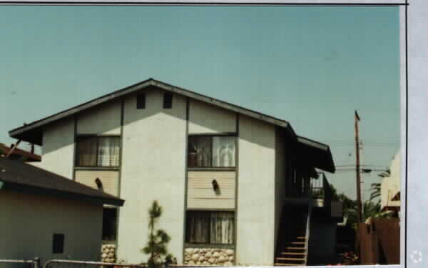 Primary Photo - 243 N Dalton Ave