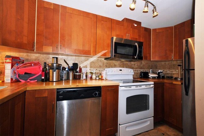 Foto del edificio - 31 Brainerd Rd
