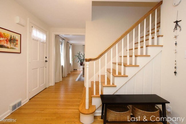 Building Photo - 3 br, 2.5 bath House - 1560 Sherwood Ave SE
