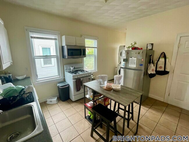 Building Photo - 40 Litchfield St