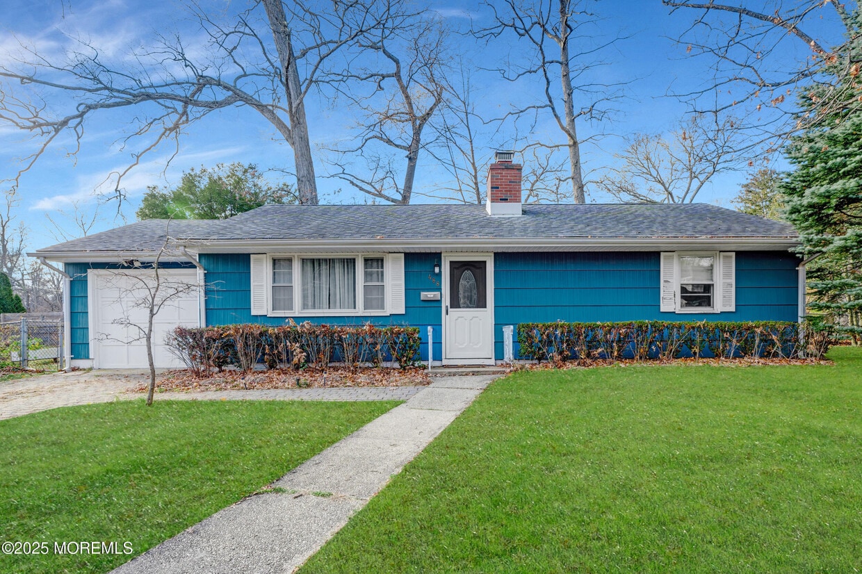 Foto principal - 488 Monmouth Rd