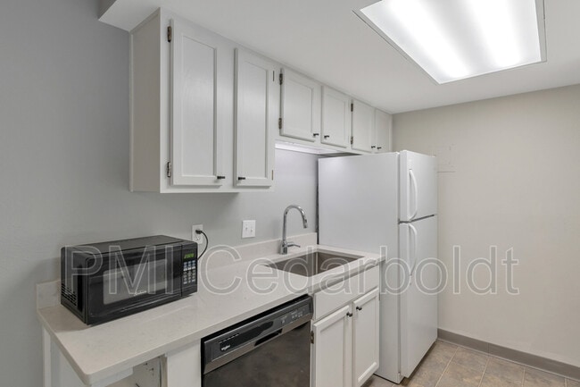 Building Photo - 4400 S Quebec St