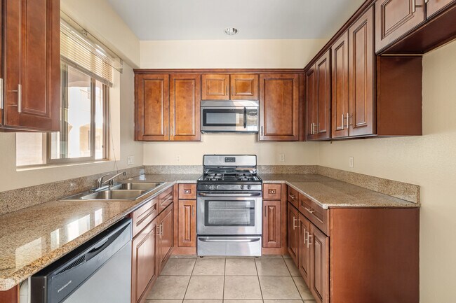 Foto del edificio - 15435 Vanowen St