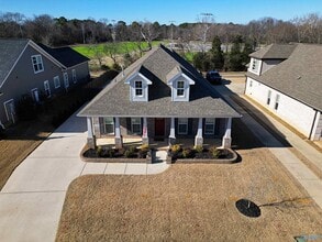 Building Photo - 118 Waxwing St