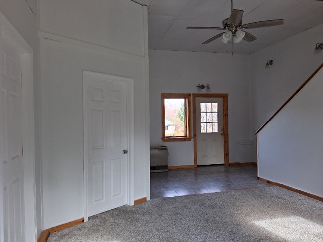 Building Photo - 17 Dickey Ln