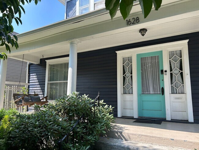 Building Photo - Deer Park 3 Bed 2 Bath Bungalow