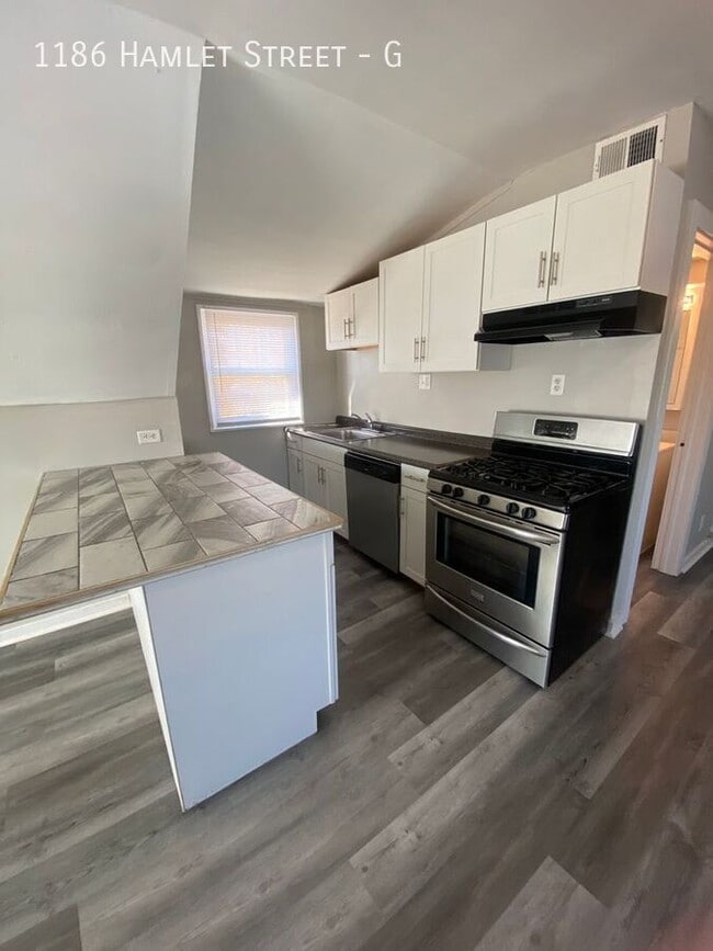 Foto del edificio - 1186 Hamlet St