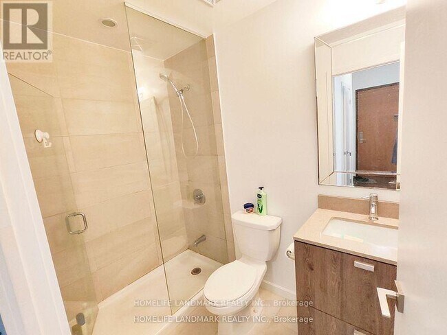 Photo du bâtiment - 56 Forest Manor Rd