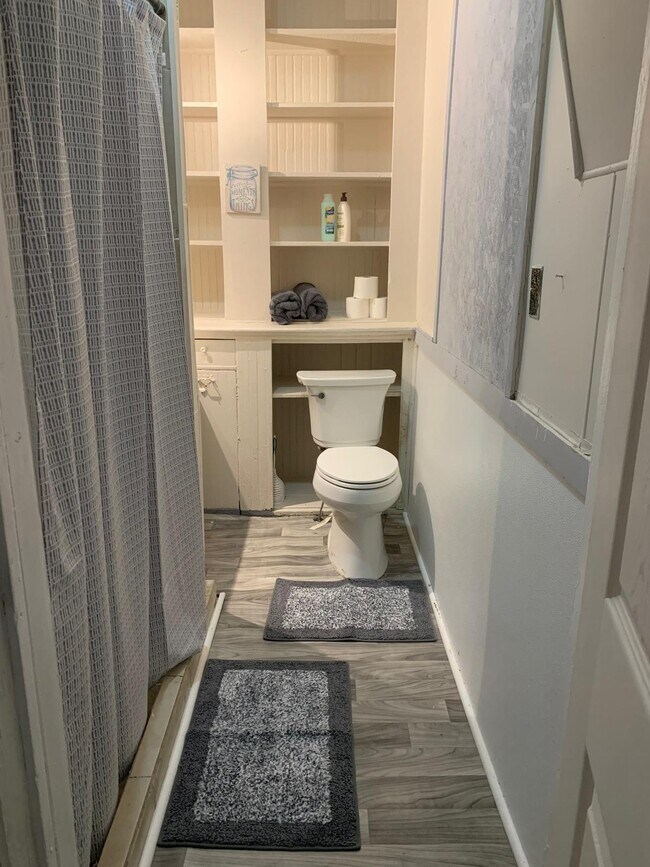 Foto del edificio - 301 Luverne St.