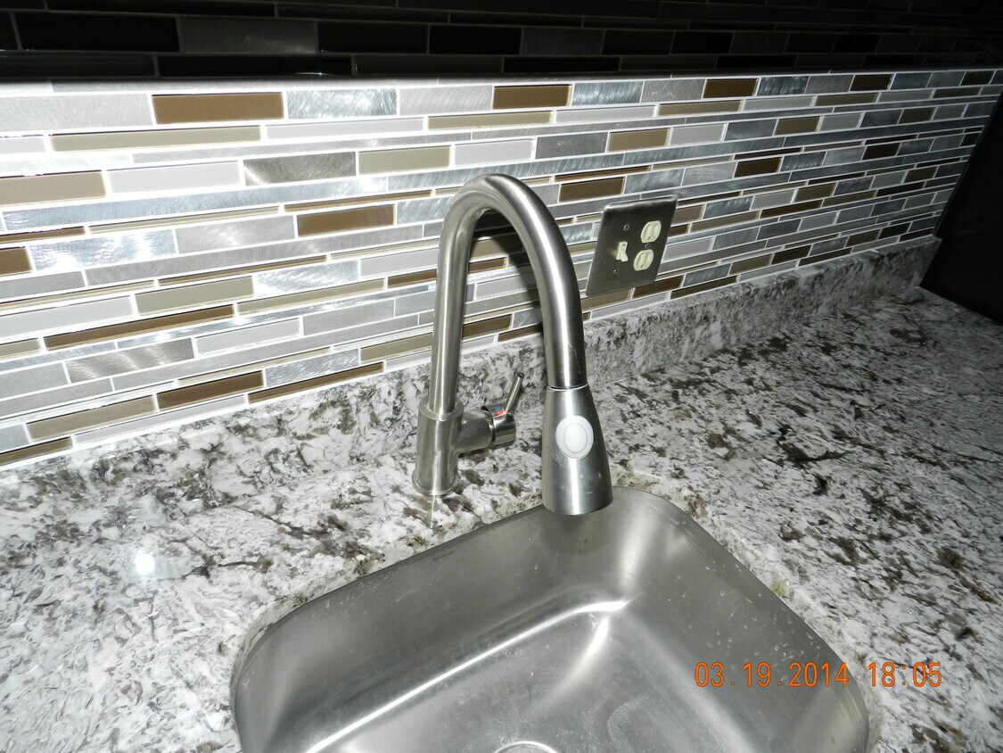Foto principal - 3719 12th St NE