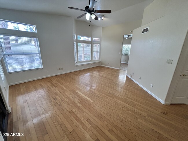 Foto del edificio - 1233 N Pebble Beach Dr