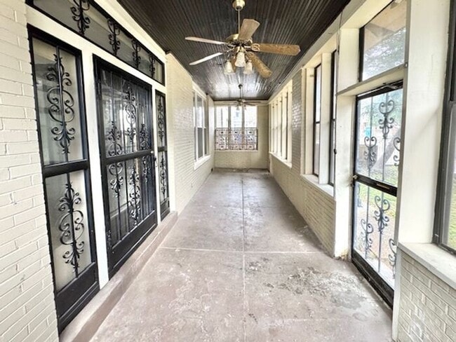 Foto del edificio - Historic Large Beautiful midtown home near Rhodes College available for Rent!