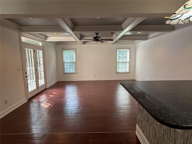 Foto del edificio - 4225 Friar Tuck Ln