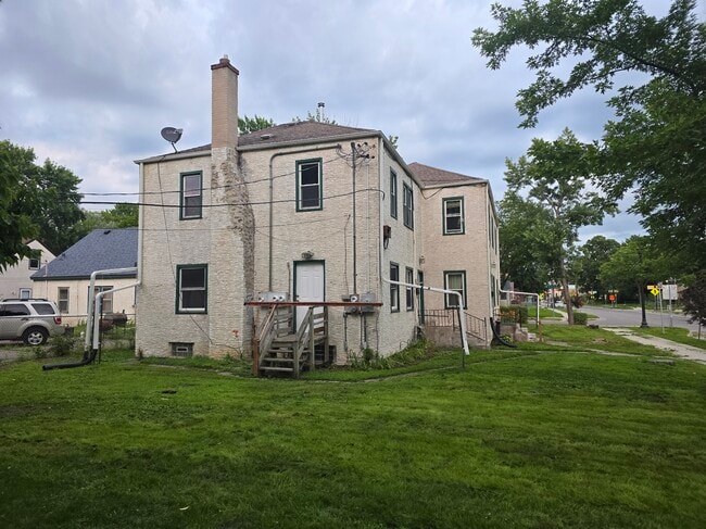 Building Photo - 4401 Irving Ave N