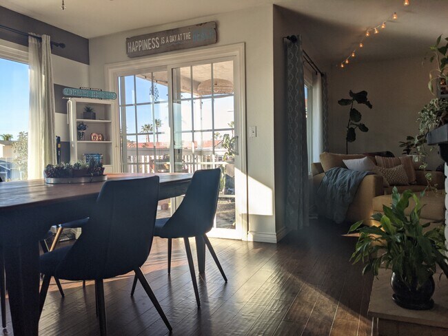 Foto del edificio - 4751 Bancroft St
