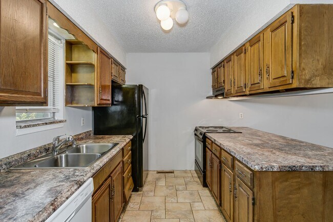 Foto del edificio - 8719 Lakeland Cir