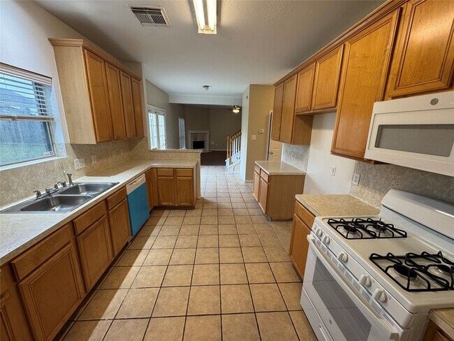 Foto del edificio - 4018 Longway Estates Ct