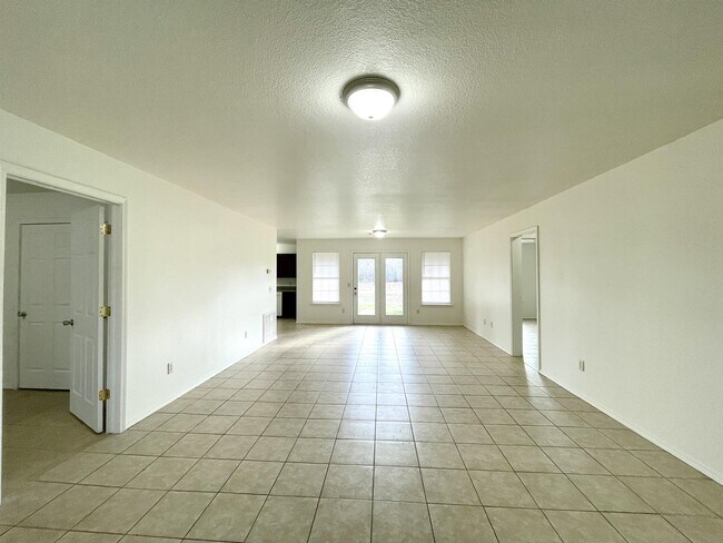 Building Photo - 473814 E 1117 Rd