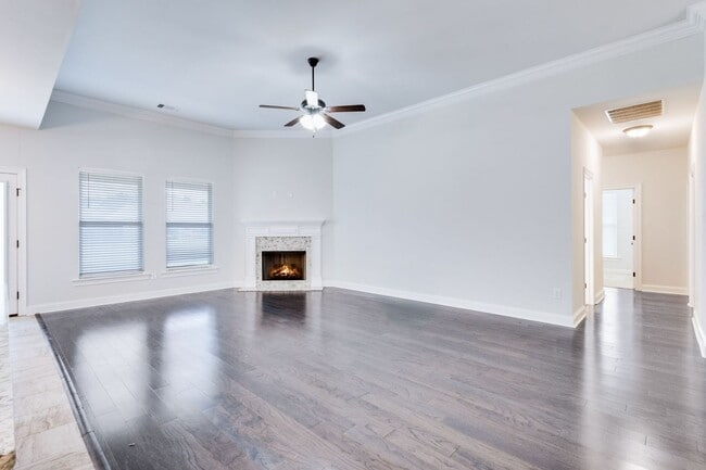 Building Photo - Available FOR RENT in Youngsville!