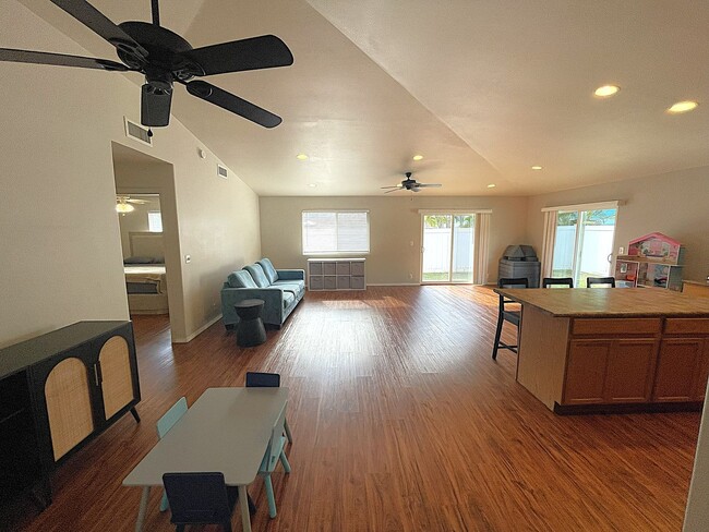 Building Photo - Beautiful 3-Bedroom, 2-Bath Single-Level H...