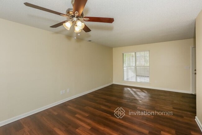 Foto del edificio - 5193 Poplar Glen Dr