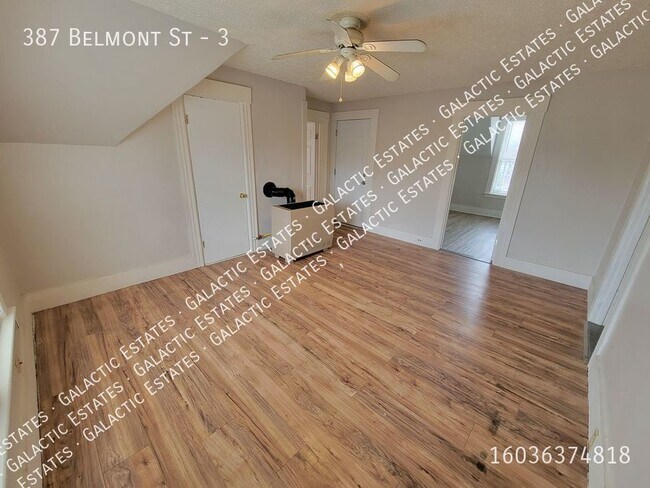 Building Photo - East side spacious 3 bedroom 1 bath with b...