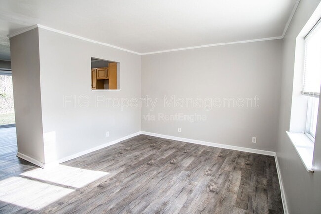 Building Photo - 115 Louella Dr