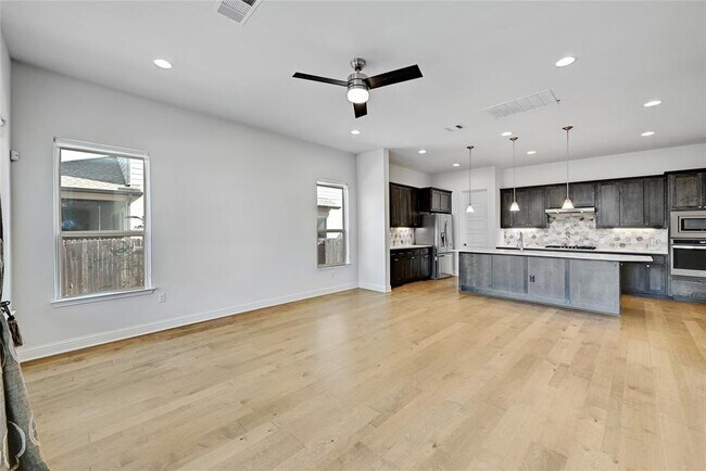 Foto del edificio - 13220 Cardinal Flower Dr