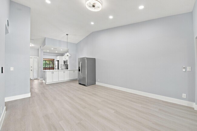 Foto del edificio - 2249 SW 15th St