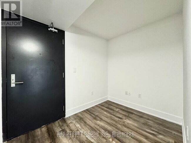 Photo du bâtiment - 955 Bay St.