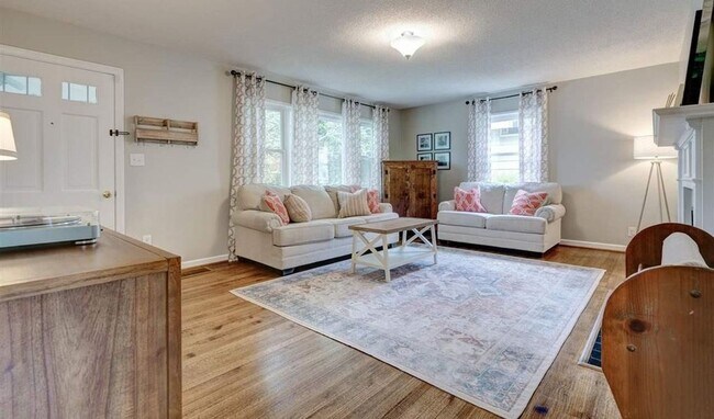 Foto del edificio - 3 Bedroom 1.5 Bathroom House For Rent