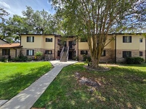 Building Photo - 1746 Foxhall Cir