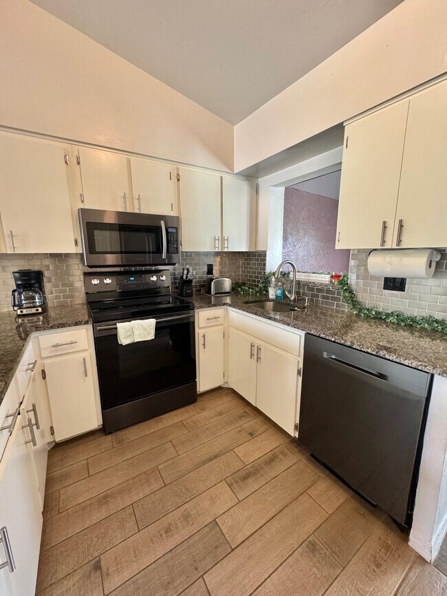 Foto del edificio - 17370 W Carnegie Cir