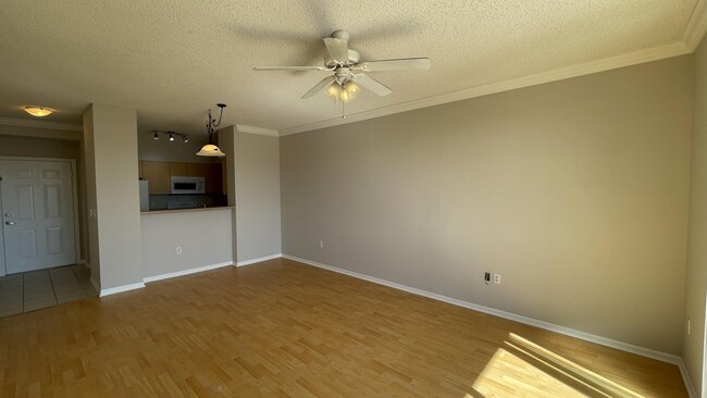 Building Photo - 616 Clearwater Park Rd