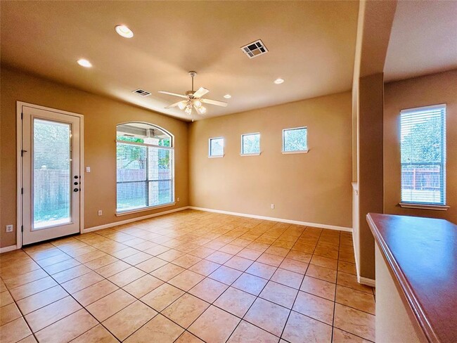 Foto del edificio - 2501 Farleigh Ln