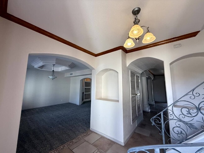 Building Photo - 317 Zenith Dr