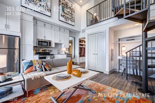 Building Photo - 303 Red River St