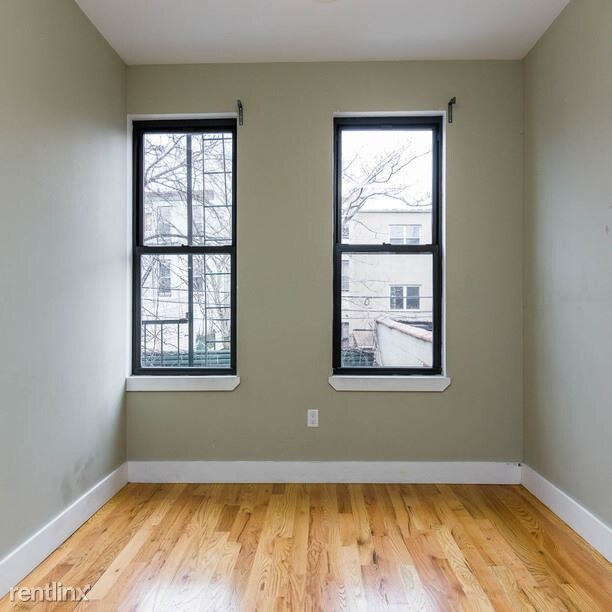 Building Photo - 2 br, 1 bath Apartment - 76 George St Apt 2R