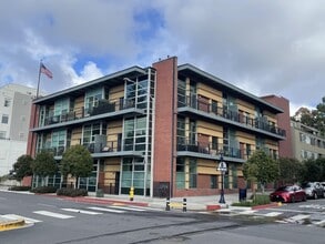 Building Photo - 3211 Fifth Ave