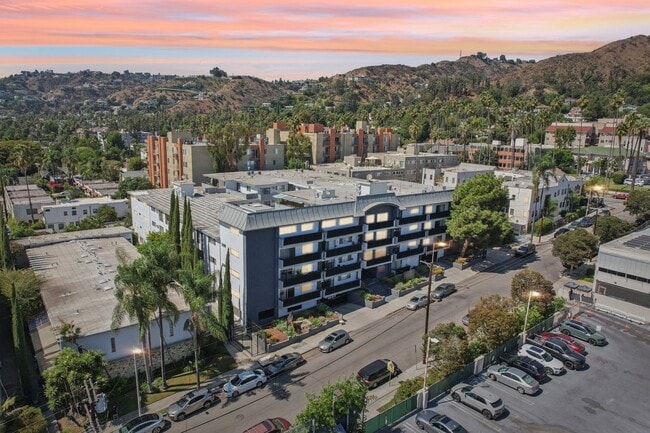 Building Photo - 1635 N Martel Ave