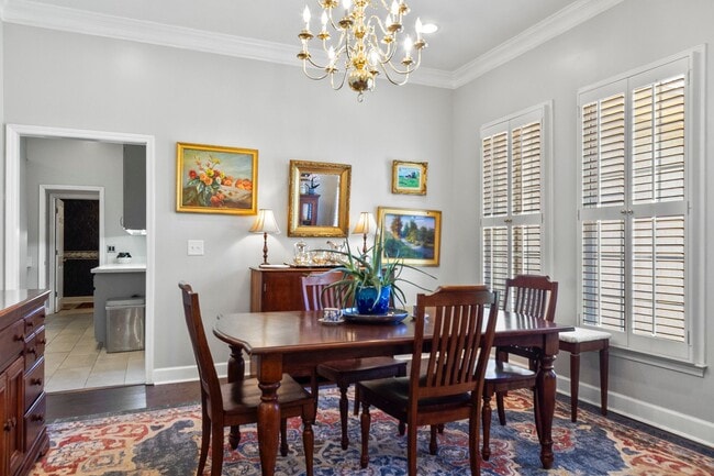 Building Photo - Beautiful 5 Bed 3.5 Bath Home! Available N...