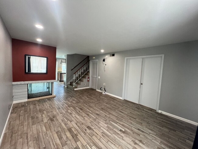 Foto del edificio - Garden Park Townhomes: 3 Bedroom 3 Bath At...