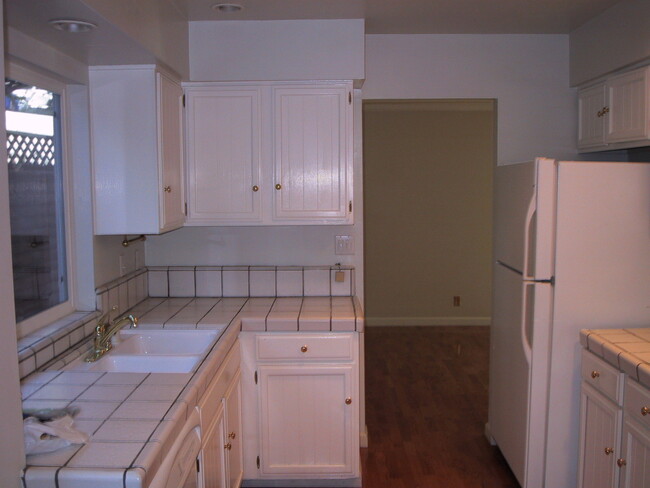 Foto del edificio - 3 bedroom townhome with Los Gatos Schools.