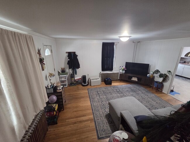 Building Photo - 400 Bennett St