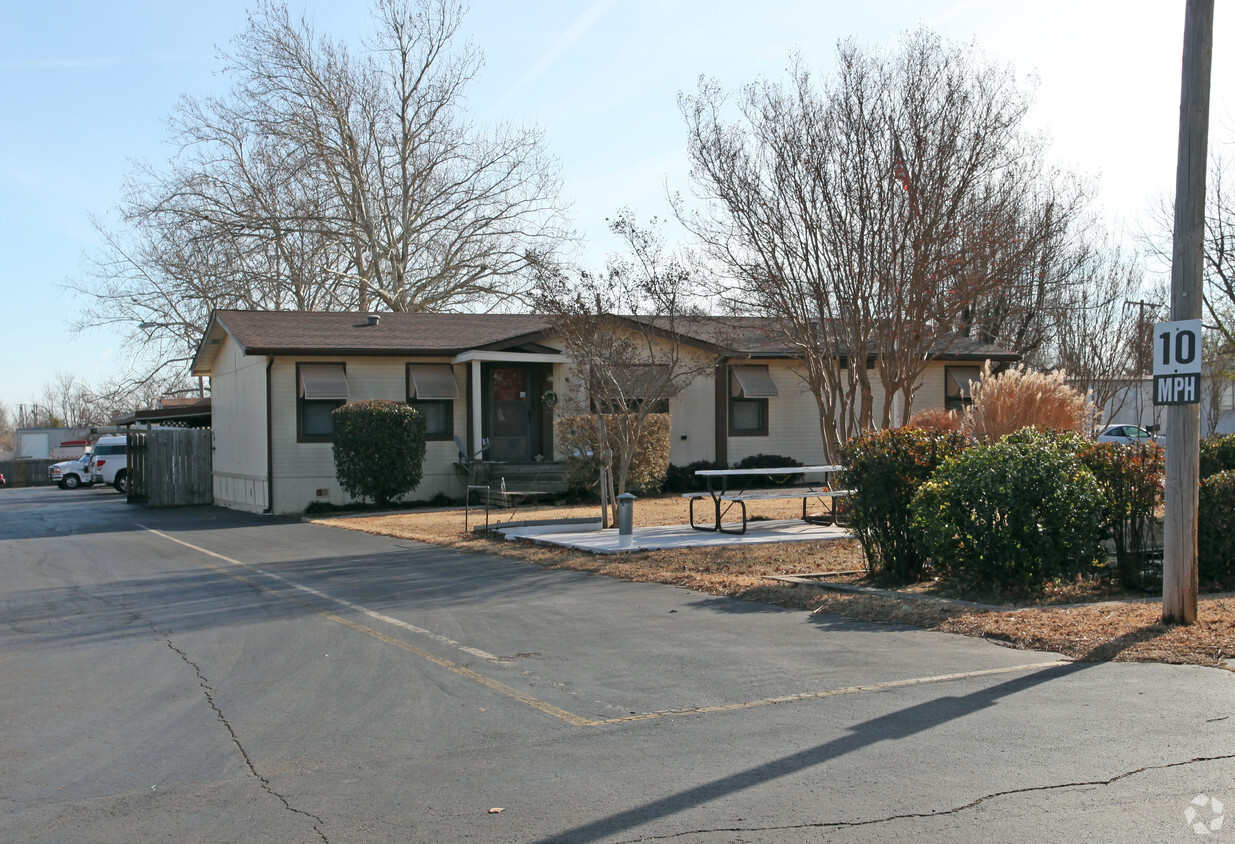 Foto del edificio - Rolling Acres Mobile Home & RV Park