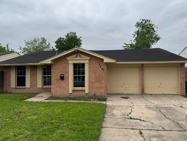 Building Photo - 3803 Westhampton Dr