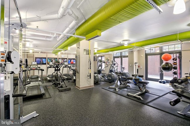 Building Gym - 1021 N Garfield St